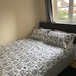 Impeccable 2-Bed Apartment In London