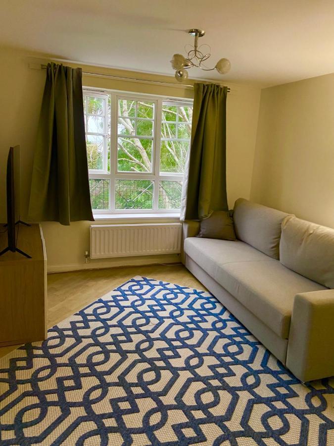 Appartement Impeccable 2-bed In Londres