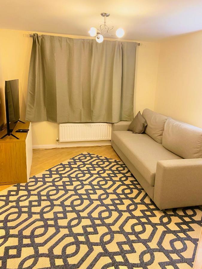 Impeccable 2-bed In Londres