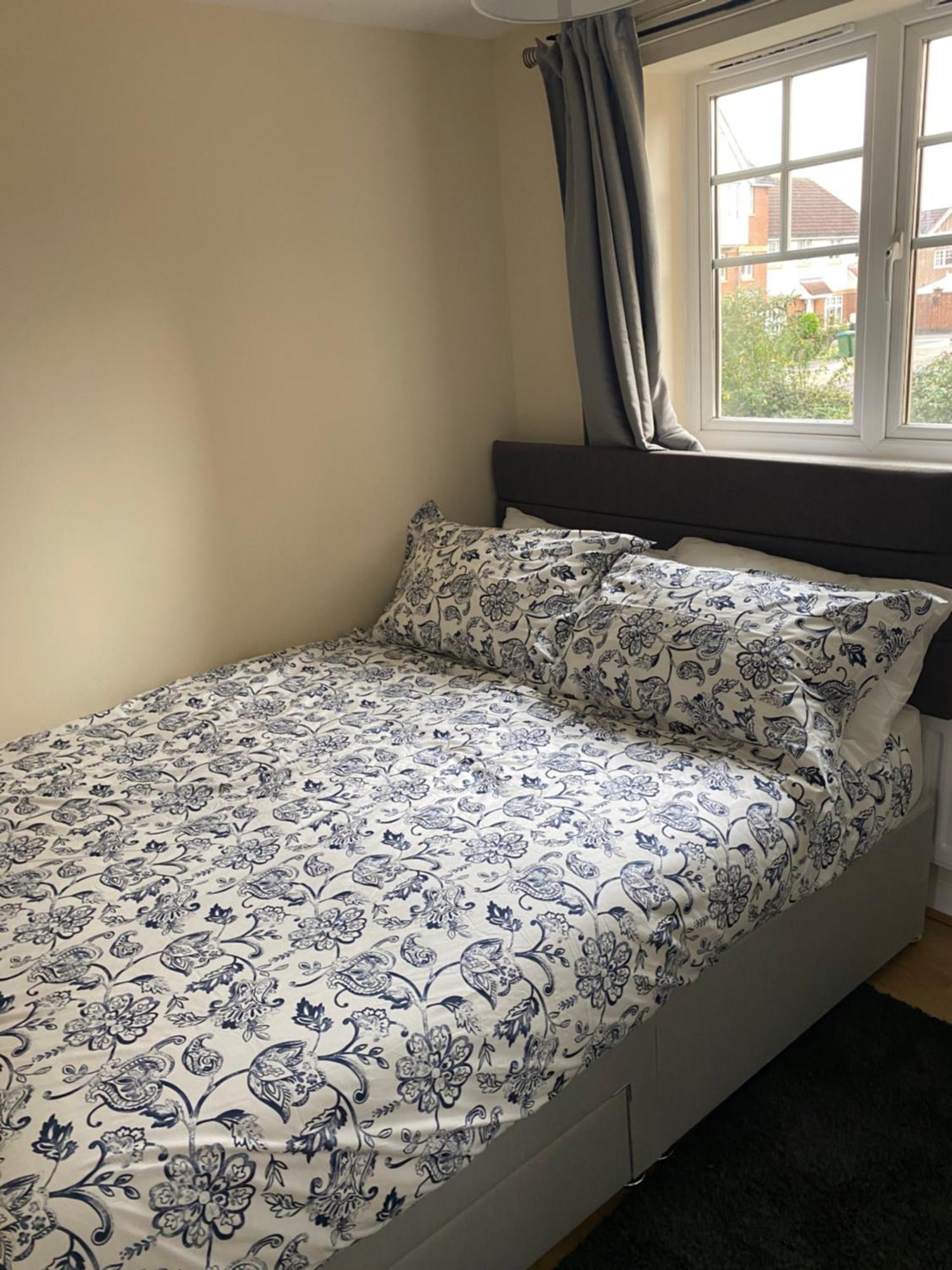 Impeccable 2-bed In Appartement