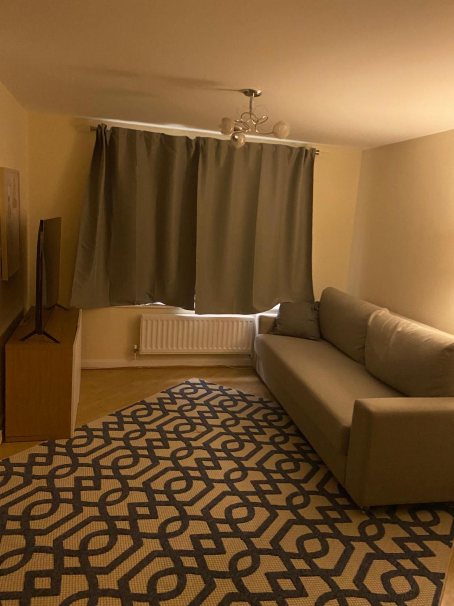 Impeccable 2-bed In Appartement