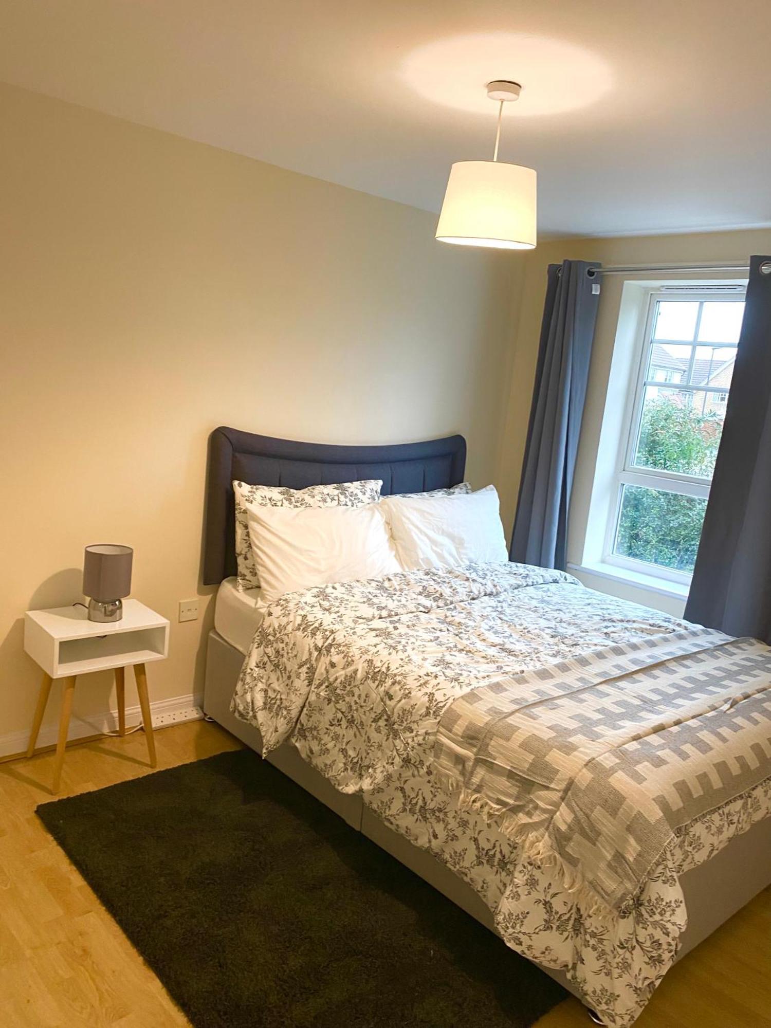 Impeccable 2-bed In Appartement *